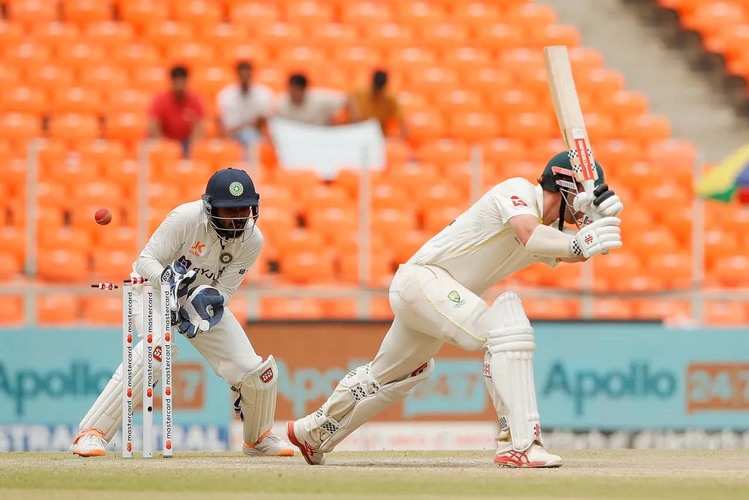 IND vs AUS: अहमदाबाद टेस्ट की दूसरी पारी में शतक से चूके ट्रैविस हेड, 90 रन बनाकर बने अक्षर पटेल के शिकार