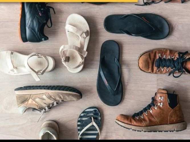 Juta Chappal Vastu Tips : जानिए, जूते-चप्पल को उल्टा रखना क्यों माना जाता  है अशुभ?