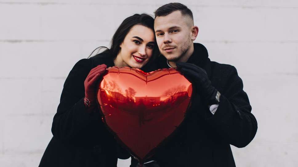 लवर या बॉयफ्रेंड और गर्लफ्रेंड को Valentines Day पर भेजिए ये सुंदर Love Messages