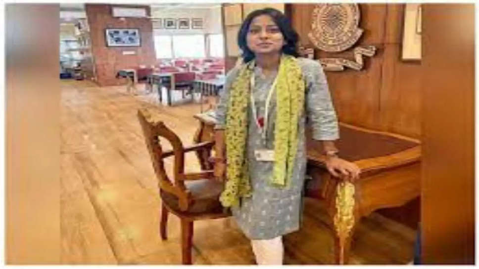 Success Story : गांव की बेटी पहली बार बनी IAS अफसर, क्या है सफलता का राज?