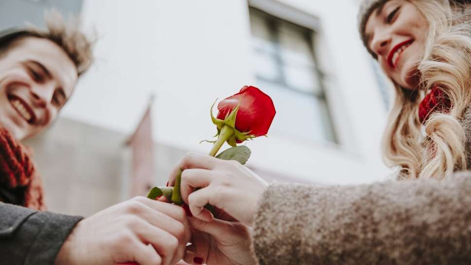 Rose Day messages for ex girlfriend अपनी एक्‍स गर्लफ्रेंड को रोज डे पर भेजो ये दिल का छू जाने वाले मैसेज