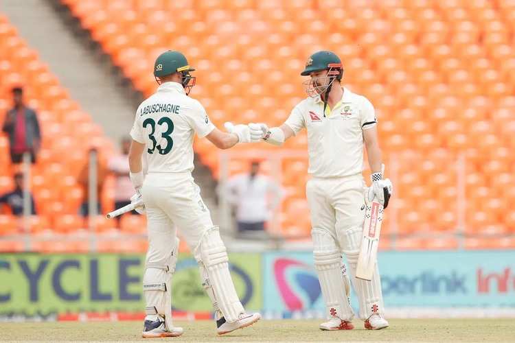 IND vs AUS: ड्रॉ की तरफ बढ़ा अहमदाबाद टेस्ट, क्रीज पर टिके कंगारू बल्लेबाज 