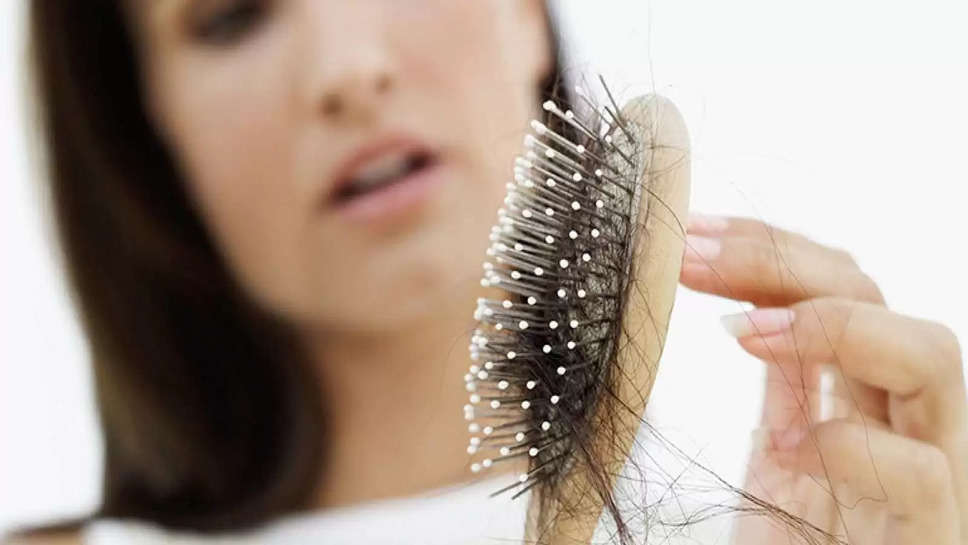 How to stop hair fall: गंजापन से हैं परेशान, इन तरीकों से हासिल कर सकते हैं काले रेशमी बाल 