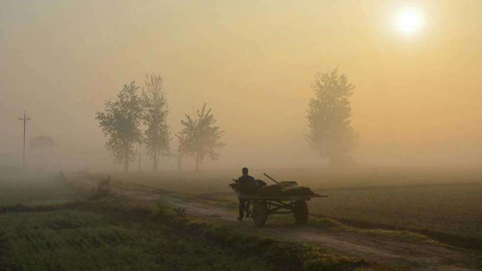 Weather Today: दिल्ली-एनसीआर सहित उत्तर भारत में बारिश का अनुमान, जानिए मौसम का ताजा हाल 