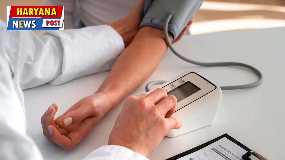 Home Remedies for Low Blood Pressure : ब्लड प्रेशर हो जाए अगर अचानक से कम तो करें ये काम, झटपट मिलेगा आराम 