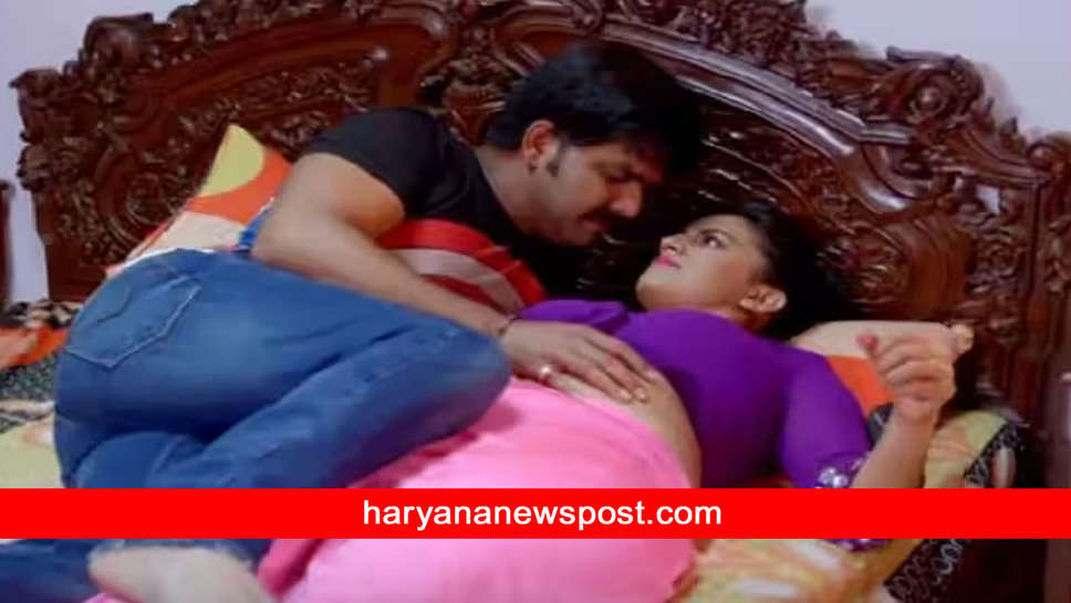 कभी साड़ी को उठाकर तो कभी Pawan Singh को बेड पर लेटाकर जबरदस्ती किस करती दिखीं Akshara