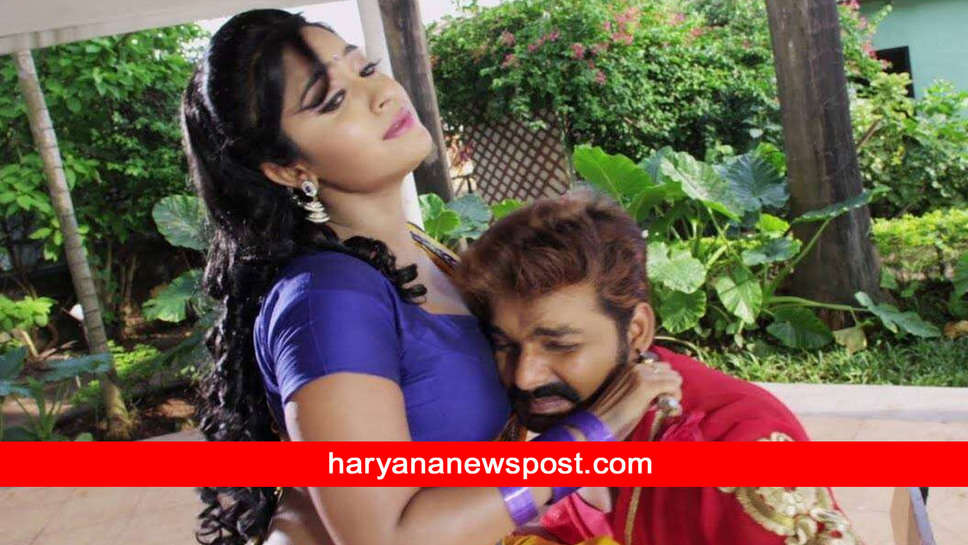 Subhi Sharma को अपनी बाहों में जकड़ Pawan Singh ने किया KISS, वीडियो हुआ वायरल